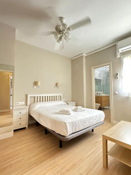 Apartamento En San Bernardo, El Barrio Torero セビリア エクステリア 写真