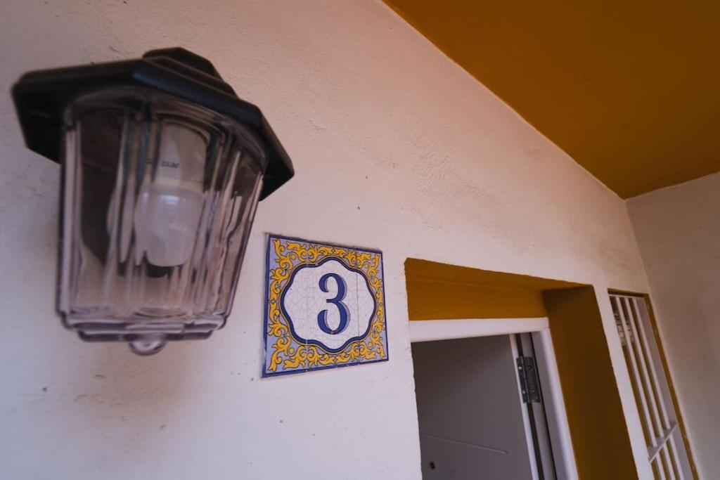 Apartamento En San Bernardo, El Barrio Torero セビリア エクステリア 写真