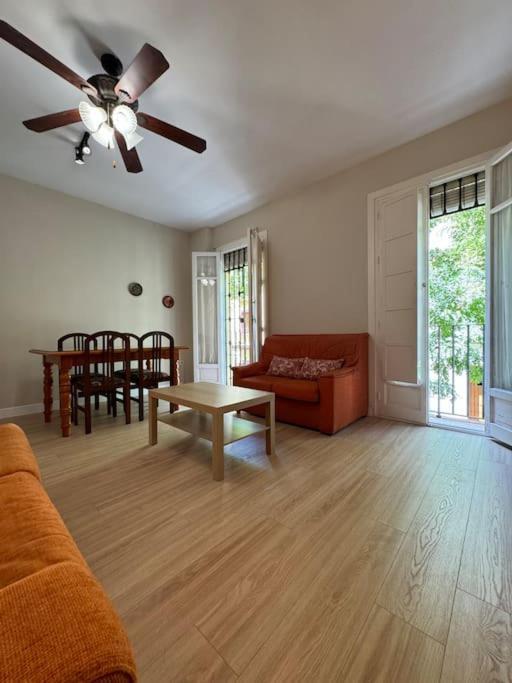 Apartamento En San Bernardo, El Barrio Torero セビリア エクステリア 写真